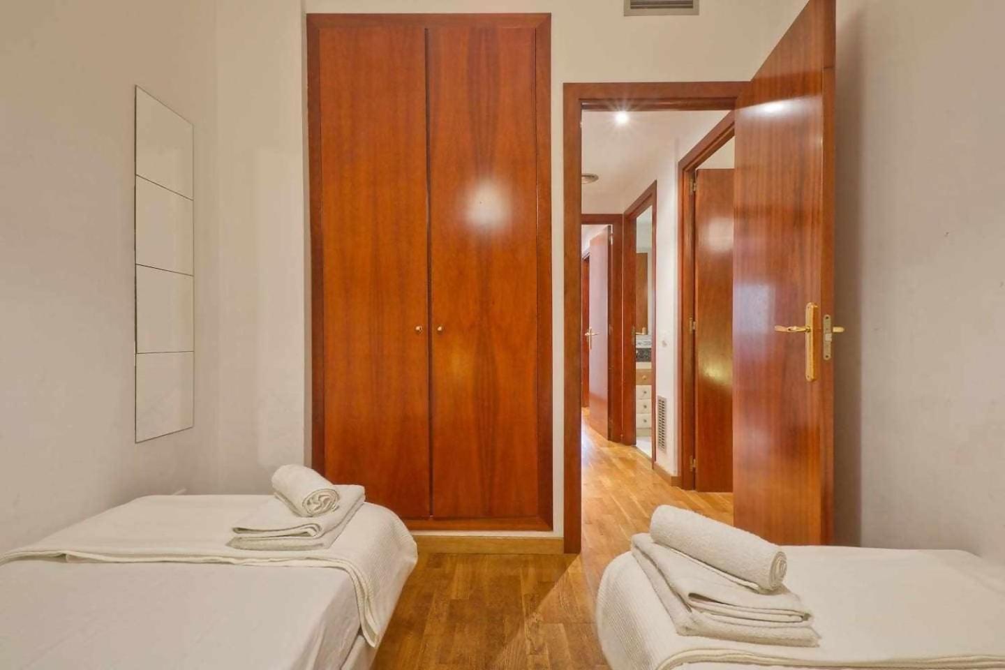 Comfortable 4 Rooms 2Bath W Balcony Барселона Екстер'єр фото