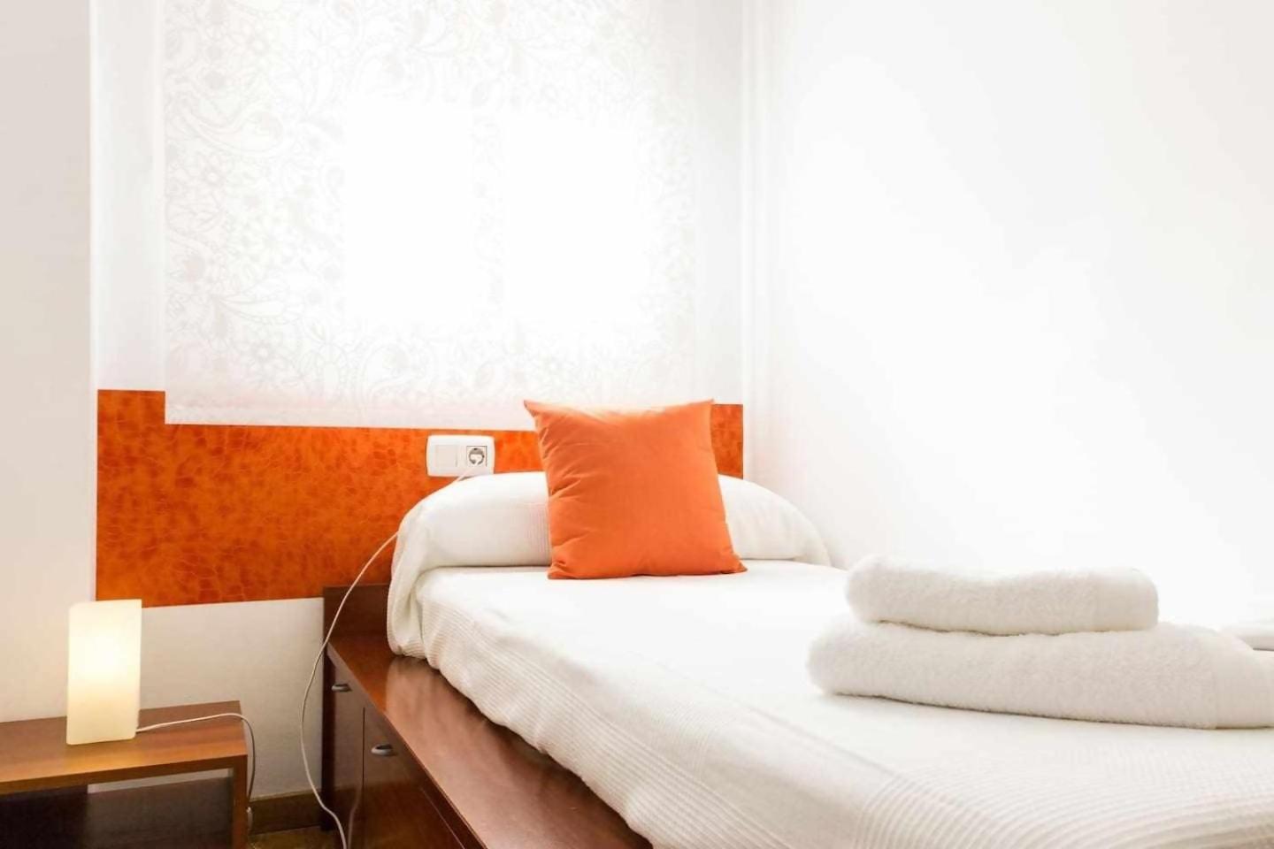 Comfortable 4 Rooms 2Bath W Balcony Барселона Екстер'єр фото