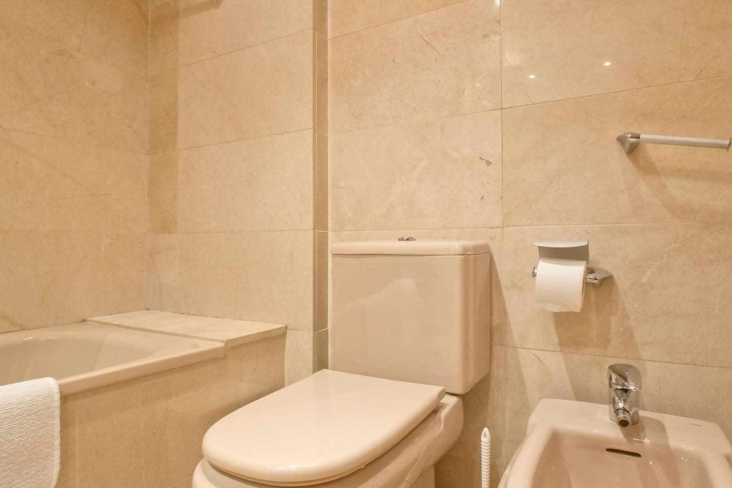 Comfortable 4 Rooms 2Bath W Balcony Барселона Екстер'єр фото