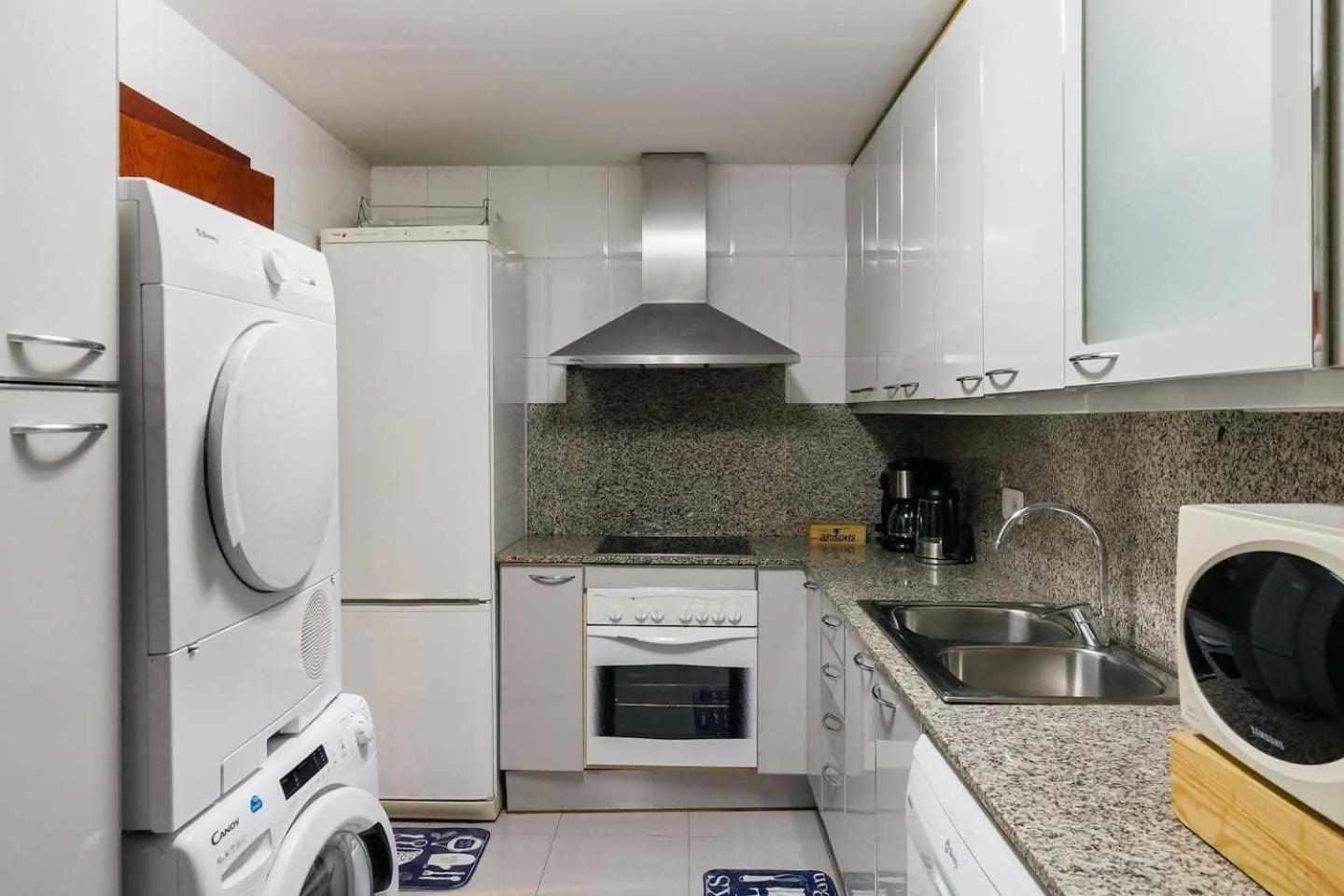 Comfortable 4 Rooms 2Bath W Balcony Барселона Екстер'єр фото